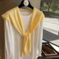 Camiseta de manga larga lisa con conjunto de chal de punto, simple y elegante. - Amarillo
