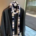 Bufanda de punto de lana a rayas finas para mujer, elegante cuello de invierno largo. - Azul y Blanco