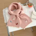 Bufanda de punto rosa con bordado de mariposa, calentador de cuello de invierno lindo. - Rosa