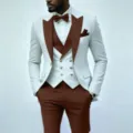 Detailansicht des formellen Herren Anzugs mit Kontrast Revers Weste und Hose. - XS / Oberteil Und Hose / Braun
