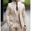 Dettaglio di abito da uomo beige a 3 pezzi, gilet e pantaloni, stile business casual elegante. - Bianco avorio