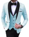 Herren hellblauer taillierter dreiteiliger Anzug Variante mit stilvollem farbblockierendem Revers. - Himmelblau