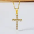 Goldene Titanstahl Kreuz Anhänger Halskette mit glitzernden Zirkonia Steinen für Damen. - Kreuz Stil (N0020G)
