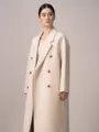 Manteau long femme élégant en laine croisé avec large col tailleur beige classique. - S / Hauts / Avoine