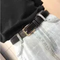 Cinturón de cuero negro clásico con hebilla dorada y costuras blancas para vaqueros. - 100cm / Hebilla Cuadrada Negro