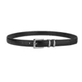 Vista detallada del cinturón de cuero negro para mujer con hebilla de metal plateado y trabillas. - Negro