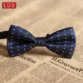Herren dunkelblaue strukturierte Fliege mit stilvollem geometrischem Muster für mode. - L09