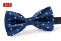 Herren dunkelblaue gepunktete Polyester Fliege, klassisches Design für Business und Hochzeiten. - L15