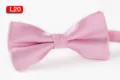 Herren rosa Polyester Fliege mit silbernem Punkt geometrischem Muster Variante, elegant. - L20