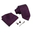 Conjunto de corbata paisley morada para hombre con pañuelo, gemelos y pisa corbata. - Morado Oscuro Damasco
