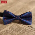 Blauer Herren Fliege mit roten Punkten Polyester Stoff geometrischer Print Hochzeit Bräutigam - L30
