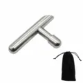 Edelstahl T-förmiger Akupressur-Massage-Stick für Körper, Beine, Gesicht und Kopf Entspannung. - T-Förmiges Massagegerät + Schwarze Samttasche