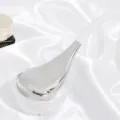 Bastón de masaje con cuchara de enfriamiento facial de acero inoxidable para la piel. - Cuchara de Pipa Plateada con Mango Blanco / Blanco