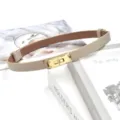 Smalle lederen riem met gouden metalen gesp, elegant luxe design voor damesjurken en pakken. - Kaki (Gouden Gesp)