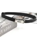 Minimalistische zwarte lederen riem met metalen gesp, stijlvolle taille-accessoire voor dames. - Zwart (Zilveren Gesp)