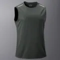 Canotta da corsa sportiva da uomo ad asciugatura rapida con strisce riflettenti, grigio scuro. - Grigio scuro
