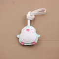 Lindo colgante de bolso pingüino de cuero, detalle artesanal para accesorios y moda. - Adorno de Bolso (Colgante Bebé Pingüino) / Verde menta