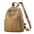 Sac à dos en cuir marron détail avec fermetures éclair métalliques et bretelles ajustées. - Kaki