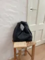 Bolso de mano hobo de cuero negro minimalista, elegante bolso de hombro casual. - Negro