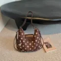 Dames casual grote capaciteit rugzak en schoudertas met bruin polkadot patroon ontwerp. - Met Hanger / koffiekleur