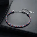 Bracelet tressé en acier inoxydable vue détaillée, design cordon torsadé rouge et bleu. - Bracelet en Corde Tressée Bleu Rouge Et Argent (S0343-E) / Bleu Rouge