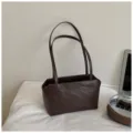 Stylische braune PU Leder Umhängetasche minimalistische schicke Handtasche für Damen Alltag. - Ohne Anhänger / Kaffee
