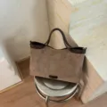 Braune Wildleder Handtasche, große Kapazität lässige Pendler Umhängetasche im koreanischen Stil. - Ohne Anhänger / Khaki