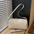 Beige gewoven cylindrische schoudertas, stijlvolle casual okseltas voor dames dagelijks. - Schouder-okseltas / Beige Zonder Hanger
