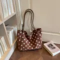 Sac cabas en daim marron à pois, grand sac porté épaule élégant et décontracté pour femme. - Style de base / Marron