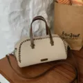 Sac Boston rétro beige pour femme, poignées marron et bandoulière chic, parfait au quotidien. - 26x12x13cm / Beige