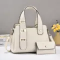 Borsa a mano in pelle bianca da donna, borsa a tracolla versatile con piccola pochette abbinata. - L28 P13 A20 / Bianco