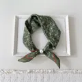 18 Pearl - Seed Paisley Frame Green