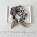 Bean Green Color-Block Floral (With Pearl Buckle) / 56cm