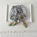 Green Floral Wavy Frame (With Pearl Buckle) / 56cm