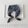 Black Fountain Pattern (With Pearl Buckle) / 56cm