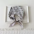 26 Pearl - Flower Grid Wave Frame White