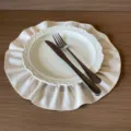 Solid color ruffled fabric placemat round European style pleated dining table thermal insulation mat. - Diameter 30cm / Beige
