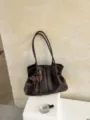 Vintag Leder Shopper Tasche Grosse Kapazitat Freizeit Umhängetasche Retro Damen Handtasche - Mit Anhänger / Kaffeebraun