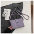 Purple lychee texture bucket bag, chic commuter shoulder handbag with metal lock. - No Pendant / Purple