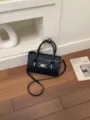 Schwarze gewebte Umhängetasche, elegante Retro-Crossbody-Handtasche für Damen Alltag. - Ohne Anhänger / Schwarz