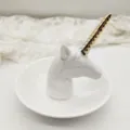 Coupelle bijoux licorne en céramique porte-bagues blanc et or pour boucles d'oreilles. - Licorne / 10.5*10.5*10cm