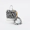 Porte-clés mini sac motif léopard avec miroir cœur en cuir PU et pendentif doré - Imprimé Léopard Noir et Blanc
