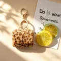 Mini sac en peluche imprimé léopard porte-clés, jolie pochette mignonne pour écouteurs. - Avec Porte-clés / Café Clair