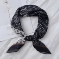 Bohemischer Paisleydruck quadratischer Schal für Damen, Retro Halstuch Frühling Herbst. - 58x58 / Acker Paisley Schwarz