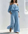Detailopname van de casual linnen set met off-shoulder top in lichtblauwe kleur. - S / Top And Bottom / Lichtblauw