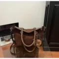 Brown vintage suede tote bag for women, large capacity shoulder bag for autumn winter commute. - With Pendant / Coffee