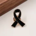 Broche de cinta de conciencia de esmalte negro insignia de solapa de metal dorado para caridad - Negro y Dorado