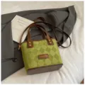 Green quilted canvas shoulder bag with brown leather trim for retro daily commuting tote - No Pendant / Green