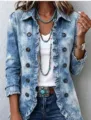 Vue détaillée du cardigan en jean à volants pour femmes, manteau boutonné élégant d'automne. - S / Hauts / Denim Blanc et Bleu