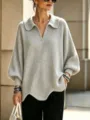 Pull femme ample uni à col V et revers avec manches lanternes, idéal pour l'automne et l'hiver. - S / Hauts / Gris clair